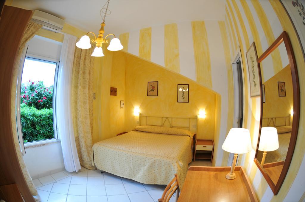 Hotel Atlantic Marina Di Carrara Oda fotoğraf
